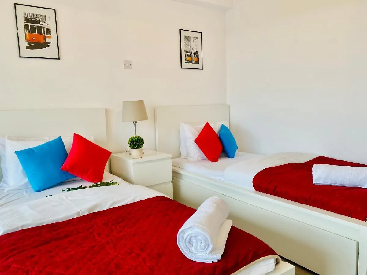 Panoramic Seaside Getaway, 2-Br Penthouse Apartment Larnaca